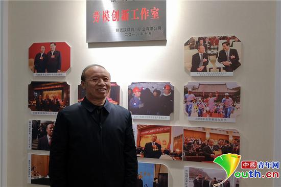 全國(guó)勞動(dòng)模范、銅川礦業(yè)公司下石節(jié)煤礦綜掘二隊(duì)黨支部書(shū)記徐群賢。閻夢(mèng)圓　攝