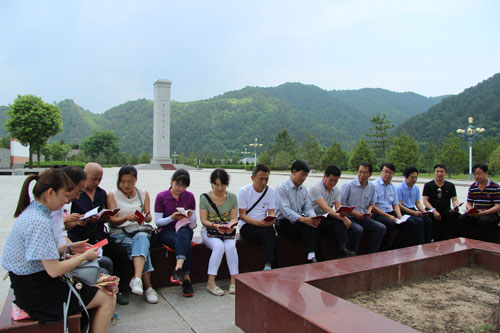 在馬欄學習黨章 在馬欄學習黨章